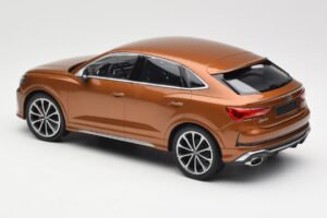 Audi RS Q3 Sportback 8U Brown Metallic Minichamps 1:18 155018104 Metalli — kuva 5 / 6