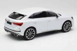 Audi RS Q3 F3 Sportback Glacier White Metallic Minichamps 1:18 155018105 Metalli — kuva 2 / 6
