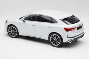 Audi RS Q3 F3 Sportback Glacier White Metallic Minichamps 1:18 155018105 Metalli — kuva 5 / 6