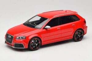 Audi RS3 8P Sportback Punainen DNA 1:18 DNA000056 Hartsi