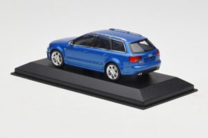 Audi RS4 B7 Avant Blue Metallic Minichamps 1:43 AUDI010 Metalli — kuva 3 / 4
