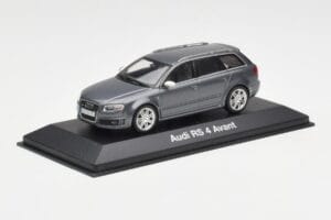 Audi RS4 B7 Avant Harmaa Minichamps 1:43 5010509223 Metalli — kuva 2 / 4