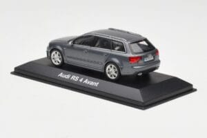 Audi RS4 B7 Avant Harmaa Minichamps 1:43 5010509223 Metalli — kuva 3 / 4