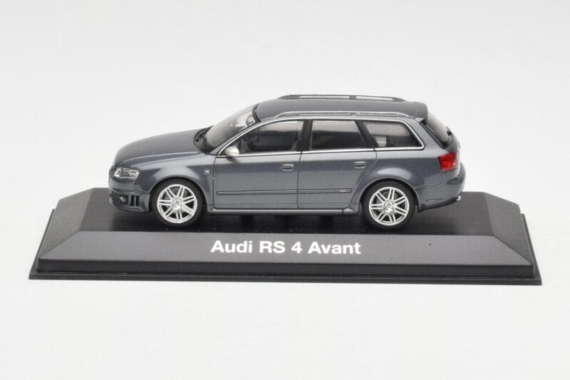Audi RS4 B7 Avant Harmaa Minichamps 1:43 5010509223 Metalli