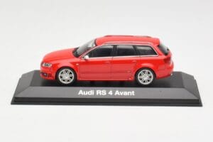 Audi RS4 B7 Avant Punainen Minichamps 1:43 5010509213 Metalli