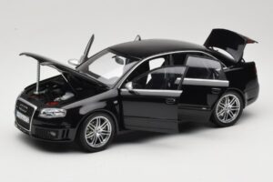 Audi RS4 B7 Sedan Phantom Black Minichamps 1:18 5010509115 Metalli — kuva 2 / 8