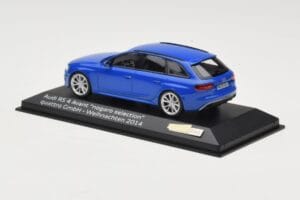 Audi RS4 B8 Avant Nogaro Blue Jouluvalinta 2014 Minichamps 1:43 AUDI003 Metalli — kuva 3 / 4