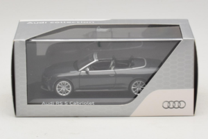Audi RS5 B8 Avoauto Daytona Gray Minichamps 1:43 5011215323 Metalli — kuva 4 / 4