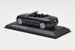 Audi RS5 B8 Avoauto Estoril Blue Minichamps 1:43 5011215313 Metalli — kuva 3 / 4