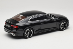 Audi RS5 B9 Coupe Musta GT Spirit 1:18 GT751 Hartsi — kuva 2 / 6