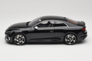 Audi RS5 B9 Coupe Musta GT Spirit 1:18 GT751 Hartsi — kuva 3 / 6