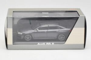 Audi RS6 C6 Daytona Grey Minichamps 1:43 5010810123 Metalli — kuva 4 / 4