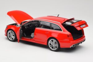 Audi RS6 C7 Avant Punainen Minichamps 1:18 110012011 Metalli — kuva 5 / 8
