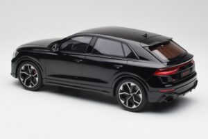 Audi RSQ8 Night Musta GT Spirit 1:18 GT305 Hartsi — kuva 5 / 6