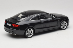 Audi S5 B8 Coupe Musta Norev 1:18 188360 Metalli — kuva 3 / 8