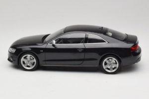 Audi S5 B8 Coupe Musta Norev 1:18 188360 Metalli — kuva 4 / 8