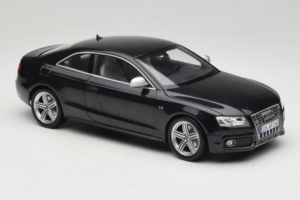 Audi S5 B8 Coupe Musta Norev 1:18 188360 Metalli — kuva 6 / 8