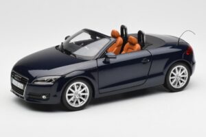 Audi TT 8J Roadster Syvänmeren Sininen Minichamps 1:18 5010500525 Metalli
