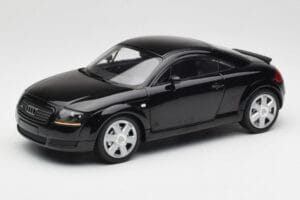 Audi TT 8N Musta Minichamps 1:18 155017021 Metalli