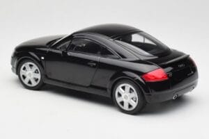 Audi TT 8N Musta Minichamps 1:18 155017021 Metalli — kuva 5 / 6