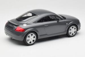 Audi TT 8N Coupe Grey Metallic Minichamps 1:18 155017020 Metalli — kuva 2 / 6