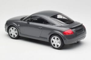 Audi TT 8N Coupe Grey Metallic Minichamps 1:18 155017020 Metalli — kuva 5 / 6