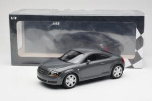Audi TT 8N Coupe Grey Metallic Minichamps 1:18 155017020 Metalli — kuva 6 / 6