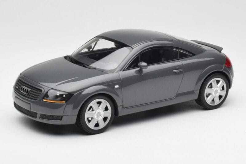 Audi TT 8N Coupe Grey Metallic Minichamps 1:18 155017020 Metalli