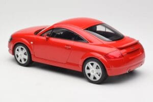 Audi TT 8N Punainen Minichamps 1:18 155017022 Metalli — kuva 5 / 6