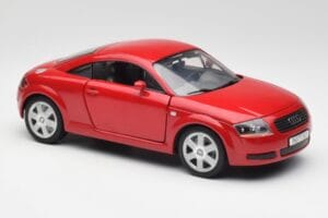 Audi TT 8N Coupe Punainen Revell 1:18 89909092 Metalli — kuva 6 / 8