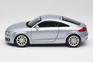Audi TT 8N RHD Lake Hopea Metallic Minichamps 1:18 150015020 Metalli — kuva 4 / 8