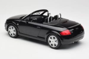 Audi TT 8N Roadster Black Metallic Minichamps 1:18 155017030 Metalli — kuva 5 / 6