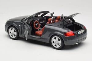 Audi TT 8N Roadster Harmaa Maisto 1:18 50346 Metalli — kuva 5 / 8