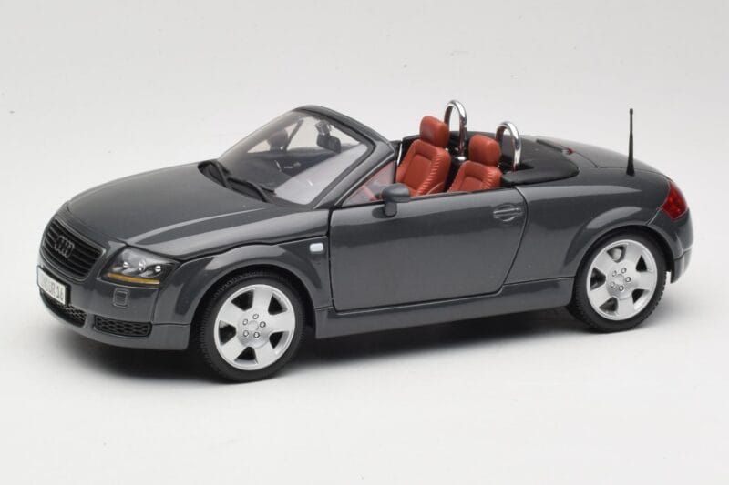 Audi TT 8N Roadster Harmaa Maisto 1:18 50346 Metalli