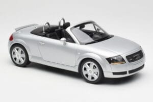 Audi TT 8N Roadster Silver Metallic Minichamps 1:18 155017031 Metalli — kuva 4 / 6