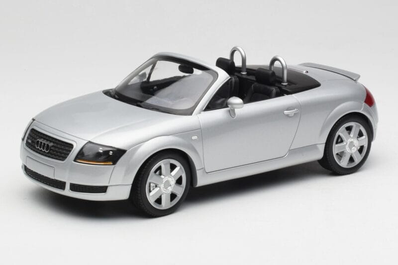 Audi TT 8N Roadster Silver Metallic Minichamps 1:18 155017031 Metalli