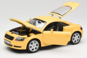Audi TT 8N Keltainen Revell 1:18 08954-M1 Metalli — kuva 2 / 8