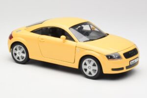 Audi TT 8N Keltainen Revell 1:18 08954-M1 Metalli — kuva 6 / 8