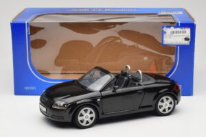 Audi TT 8N Roadster Musta Revell 1:18 8980 Metalli — kuva 8 / 8