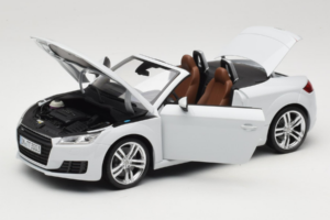 Audi TT 8S Roadster Glacier White Minichamps 1:18 5011400515 Metalli — kuva 2 / 8