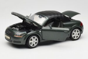 Audi TT 8N Roadster Vihreä Revell 1:18 8979 Metalli — kuva 2 / 8
