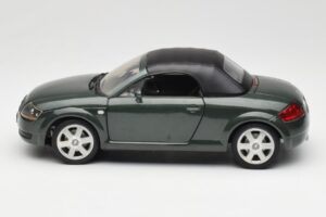 Audi TT 8N Roadster Vihreä Revell 1:18 8979 Metalli — kuva 4 / 8