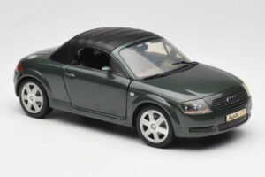Audi TT 8N Roadster Vihreä Revell 1:18 8979 Metalli — kuva 6 / 8
