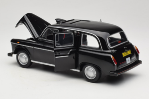 Austin FX4 London Taxi Musta Minichamps 1:18 180136000 Metalli — kuva 5 / 8