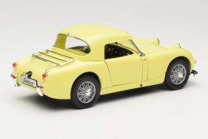Austin-Healey Sprite Mk1 Keltainen Revell 1:18 8835 Metalli — kuva 3 / 8