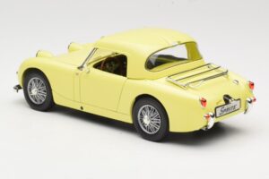 Austin-Healey Sprite Mk1 Keltainen Revell 1:18 8835 Metalli — kuva 7 / 8