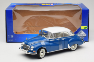 Auto Union 1000 S Coupe Sininen Valkoinen Revell 1:18 08909 Metalli — kuva 6 / 6