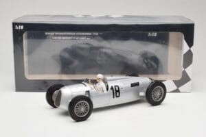 Auto Union Typ C #18 B. Rosemeyer Internationales Eifelrennen Nürburgring Winner 1936 Minichamps 1:18 155361018 Metalli — kuva 6 / 6