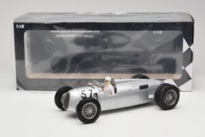 Auto Union Type C #57 H. Stuck Winner Shelsley Walsh Hill Climb 1936 Minichamps 1:18 155361057 Metalli — kuva 6 / 6