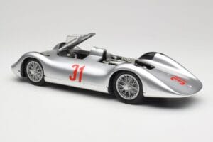 Auto Union Typ C Stromlinie #31 B. Rosemeyer 1937 Hopea Revell 1:18 08436 Metalli — kuva 5 / 8